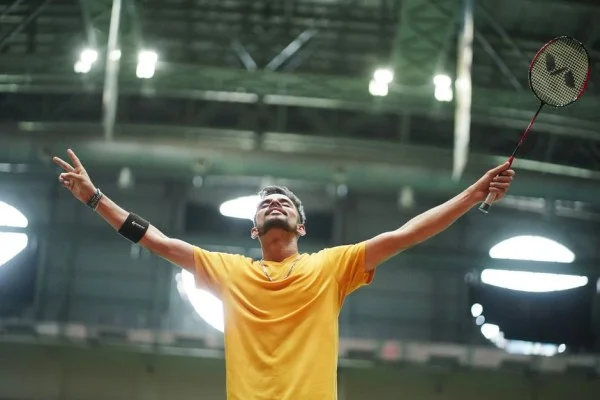 badminton stadium crowd